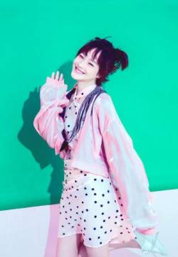 高清高清辽宁美女何杜娟活力俏皮时尚写真图片