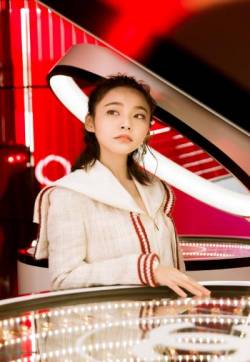 高清吉林省辽源女明星张佳宁甜美俏皮活动照图片