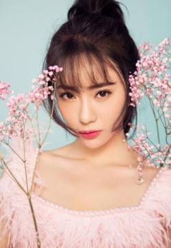 高清辽宁大连女明星刘萌萌性感妩媚时尚写真大片