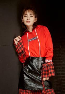 高清辽宁大连女明星刘萌萌个性街拍图片