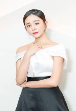 中国内地南省郑州女演员海陆优雅迷人写真图片