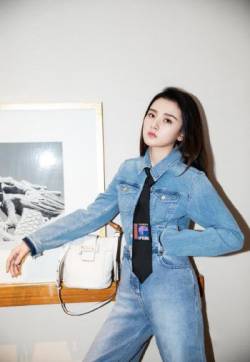 中国北京女演员宋祖儿蓝色牛仔服清新写真图片图片 中国北京女演员宋祖儿蓝色牛仔服清新写真图片图片