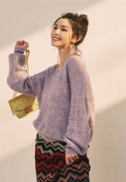 中国内地演员哈妮克孜甜美养眼时尚写真图片