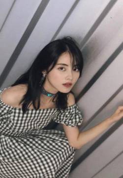 中国内地女广东陆丰模特深大校花章乐韵香肩外露养眼图片第张