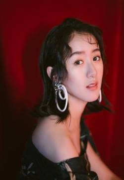 高清上海美女袁冰妍性感迷人光影写真图片