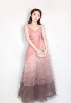 高清吉林省辽源女明星张佳宁2018嘉人中国风盛典甜美图片