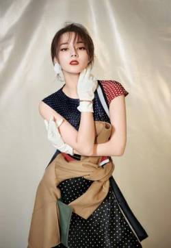 新疆乌鲁木齐美女演员迪丽热巴成熟妩媚时尚写真大片图片 新疆乌鲁木齐美女演员迪丽热巴成熟妩媚时尚写真大片图片