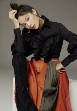 高清内地山东烟台女演员王媛可率性养眼时尚写真图片