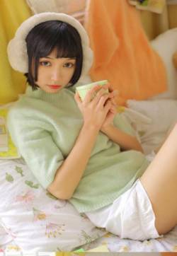 中国江苏南京，歌手、演员黄婷婷清新唯美自拍图片