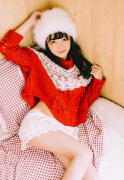中国内地上海市长宁影视女演员郭晓婷可爱俏皮自拍图片