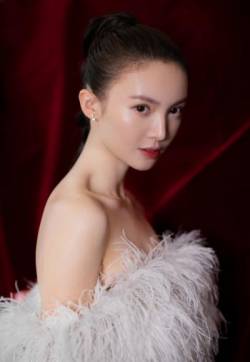 中国大陆山东济南女演员平面模特金晨优雅甜美写真图片