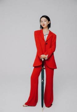中国内地上海市长宁影视女演员郭晓婷性感灵动写真图片