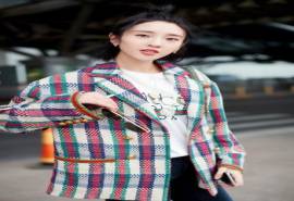 高清中国内地四川女演员唐艺昕清新甜美机场照图片