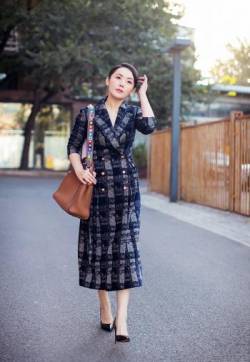 中国大陆四川成都女演员车永莉性感温婉街拍图片