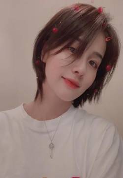 高清内地女星许靖韵蕾丝长裙性感图片