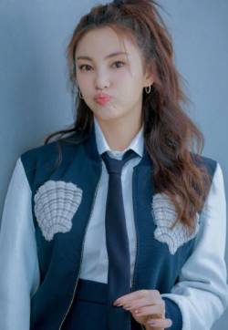 高清内地山东德州女演员张雨绮性感甜美活动照图片