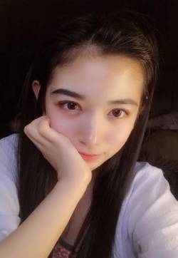 高清女星代露娃可爱俏皮自拍照图片