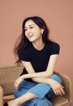 高清中国台湾知名女歌手演员范玮琪温柔性感杂志写真图片