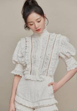 高清内地山东烟台女演员王媛可时尚性感写真图片