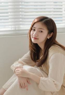 中国内地海市女演员汤梦佳清新温婉居家写真图片