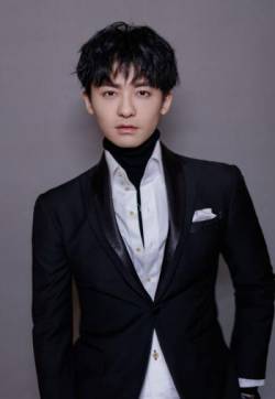 高清甘肃兰州男星赵志伟帅气有型西装写真图片