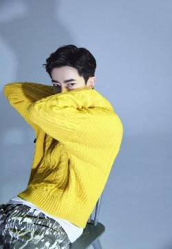 高清新疆乌鲁木齐男明星于朦胧儒雅帅气时尚写真图片