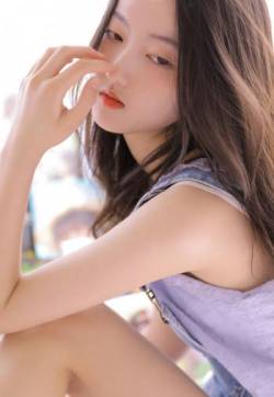 高清中国内地安徽芜湖女演员李纯夏日清新街拍图片