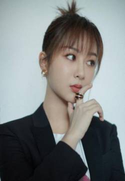 高清中国内地影视北京女演员杨紫亚洲影视周干练气质写真图片