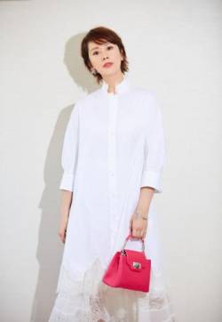 高清中国南京女演员海清蕾丝长裙优雅气质写真图片