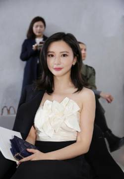 中国内地影视重庆女演员熊乃瑾俏皮优雅活动照图片