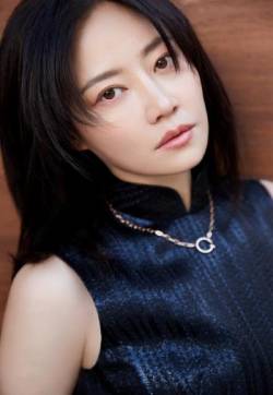 高清中国大陆吉林长春女演员谭卓性感时尚街拍图片