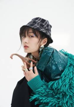 中国内地北京女演员徐悦时尚写真图片