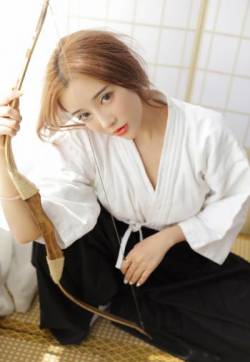 高清美女沈月清新甜美街拍图片