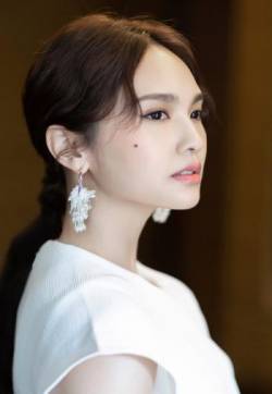 高清中国台湾省台北女歌手演员杨丞琳清新优雅写真图片