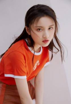 中国内地女演员张慧雯清新养眼夏日写真图片