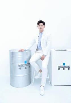 高清辽宁省铁岭男明星熊梓淇清爽养眼品牌活动图片