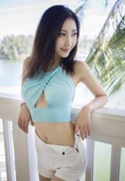 性感露脐装美女诱人写真图片