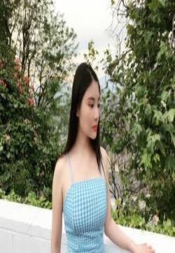 宋佳简约清爽私服图片
