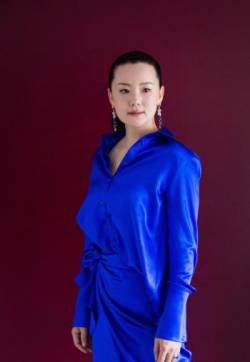 内地内蒙古呼和浩特女演员咏梅优雅性感图片