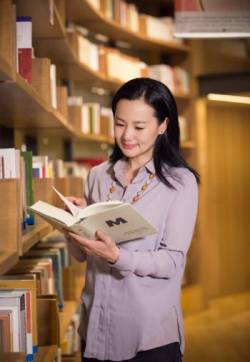 内地内蒙古呼和浩特女演员咏梅活动照图片
