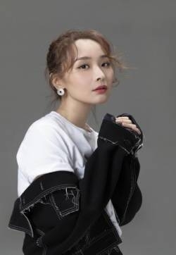 李曼成熟魅力写真图片