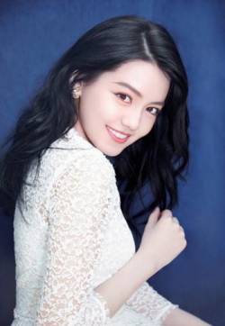 高清女星李诗颖性感纯白写真图片