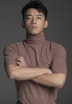 中国内地上海男演员郑恺时尚魅力杂志写真大片