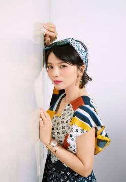 中国大陆浙江演员曹曦文优雅迷人夏日写真图片