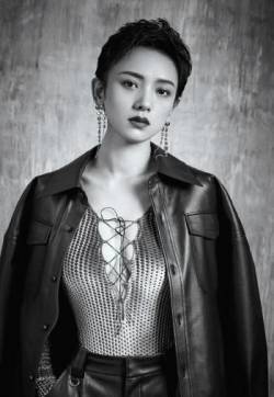 中国内地女演员李晓峰腹黑魅力时尚写真大片
