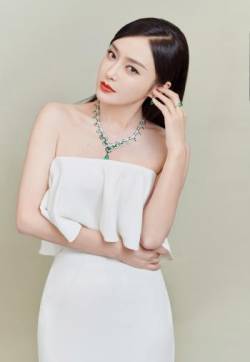 高清中国内地辽宁省沈阳女演员秦岚白裙优雅动人写真图片
