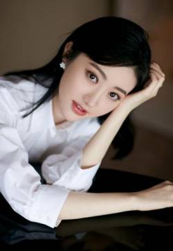 高清中国内地陕西西安女演景甜优雅气质活动写真图片