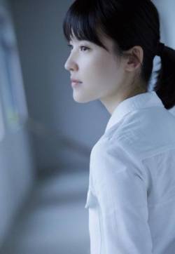 高清江苏南京女明星杨子姗《摩天大楼》角色海报图片