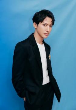高清中国内地男演员男星赖艺帅气有型活动写真图片
