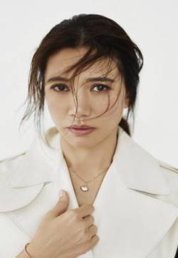 中国香港著名女演员袁咏仪时尚率性杂志写真大片
